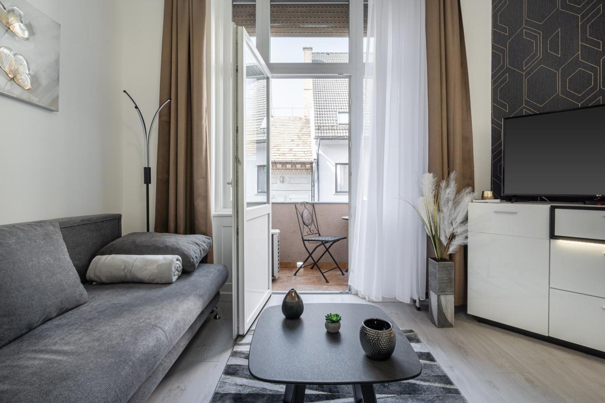 Dorsett Heights Apartment Budapest Exterior photo